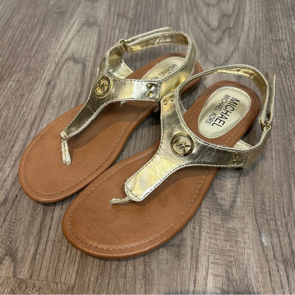 Michael Kors Metallic Gold Sandals with buckle - Picture 2 of 7